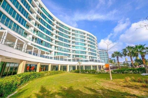 Property in a Complex with Private Beach Access in Antalya Kundu