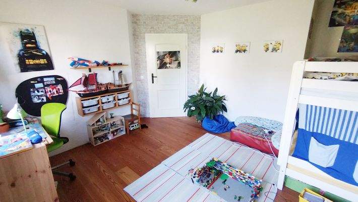 Kinderzimmer 2 / OG