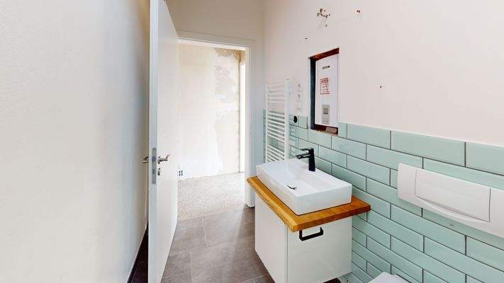 Tageslichtbad mit Dusche im OG