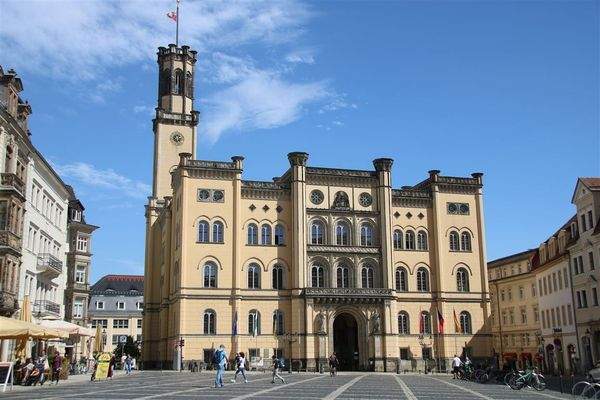 Rathaus wenige Meter entfernt