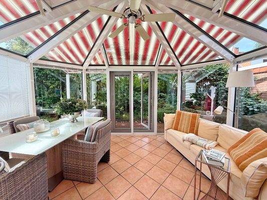 und Zugang zum Wintergarten