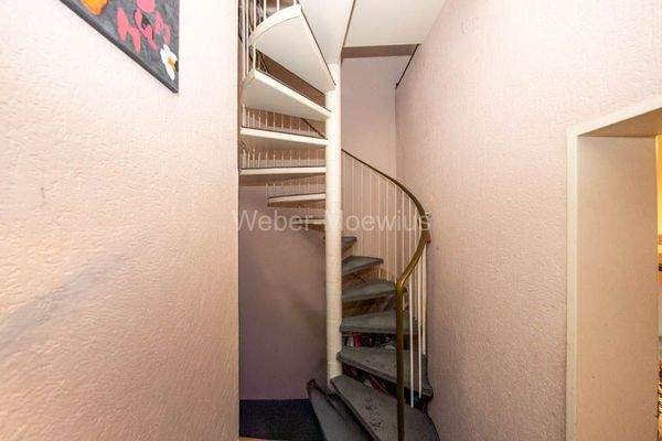 3447 Treppenaufgang Spitzboden