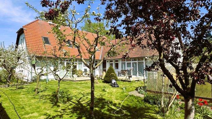 SÜDTERRASSE GENIEßEN