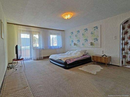 Zimmer im Dachgeschoss mit Loggia