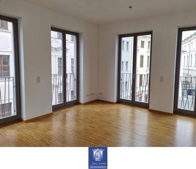 Ihre Traumwohnung mit hochwertiger Ausstattung und großer Loggia am Neumarkt! EBK! - Foto 2