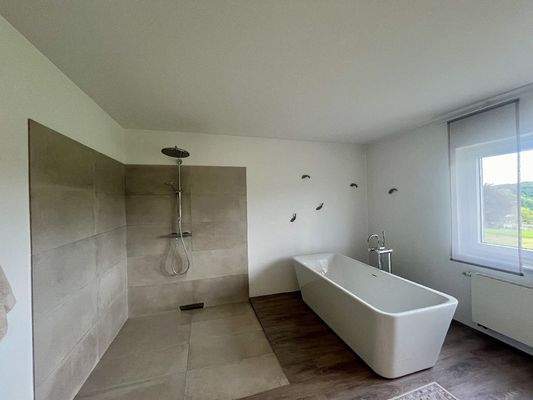 Dusch - und Wannenbad Obergeschoss