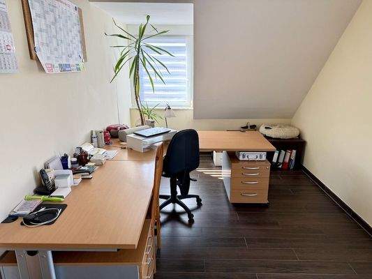 Büro/Arbeitszimmer OG