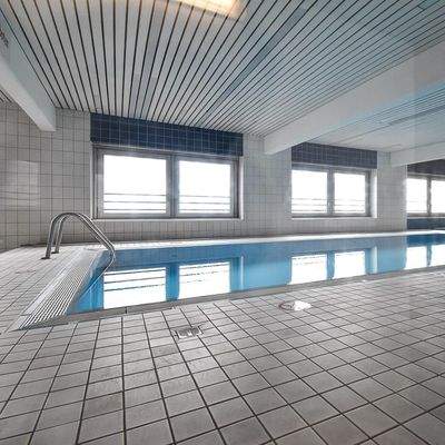 Schwimmbad im Dachgeschoss