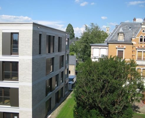 Neue und alte Villen im Grünen...