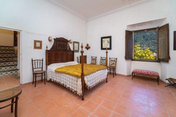 Herrenhaus mit schöner Aussicht zum Verkauf in Fornalutx, Mallorca 