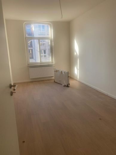 Komplett saniert - 5-Zimmer-WG-Wohnung mit EBK und 2 Bädern Nähe Wörder See zu verkaufen!