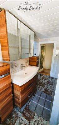 16 DG Badezimmer.jpg