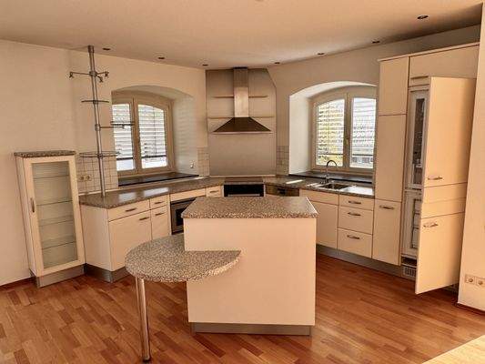 offener und repräsentativer Küchenbereich