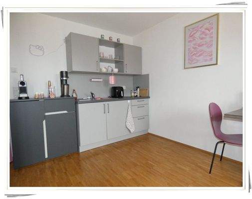 Küche (mit kleinem Küchenblock)