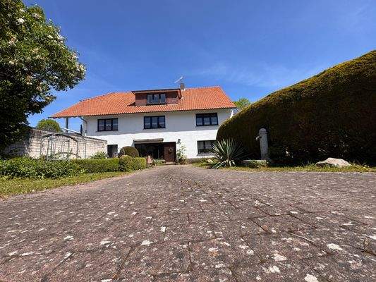 Eingang_Mehrfamilienhaus_Sontra