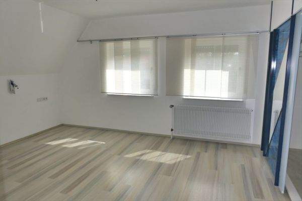 Haus Nr. 1: DG Wohnung Schlafzimmer