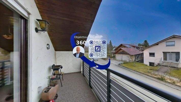 Großer Balkon im DG