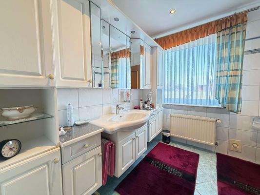 Badezimmer EG