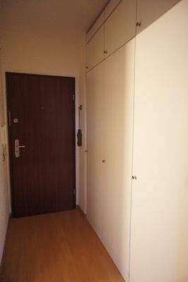 Einbauschränke im Flurbereich der Wohnung
