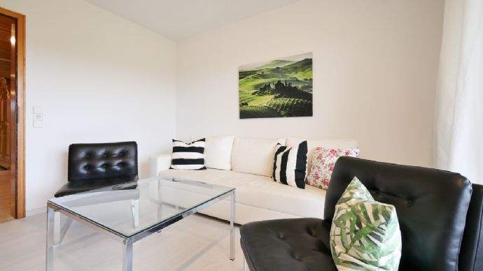 141 Wohnzimmer Couchtisch (1 von 1)