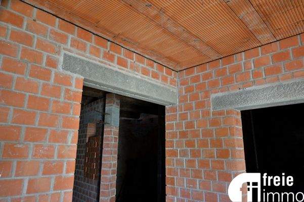 Erdgeschoss neue Wände mit neuer Geschossdecke