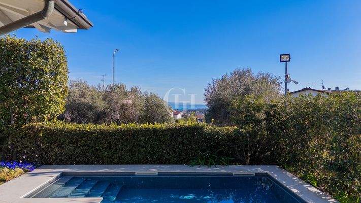 Vista lago dalla piscina