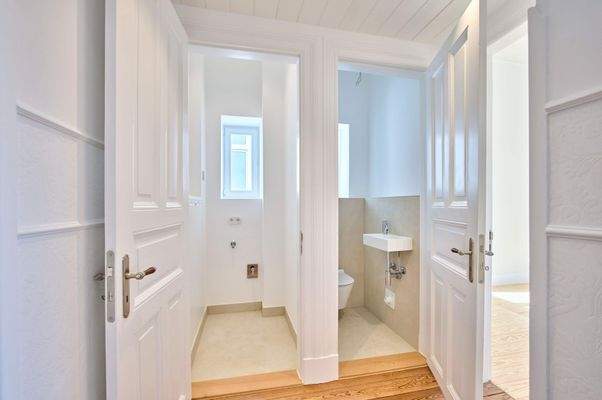 Gäste-WC und Abstellraum