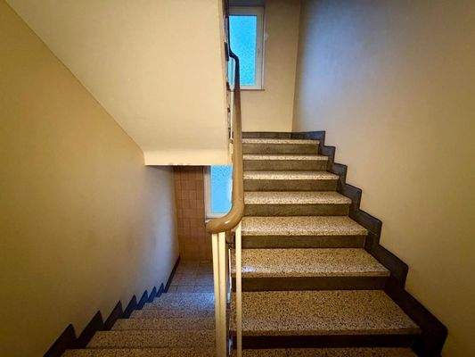 Grevenbroicher Weg 10 WE 10 Hausflur