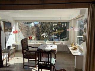 Erker mit Blumenfenster