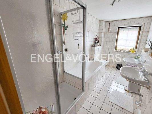 Badezimmer im Obergeschoss