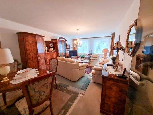 großes Wohnzimmer.jpg