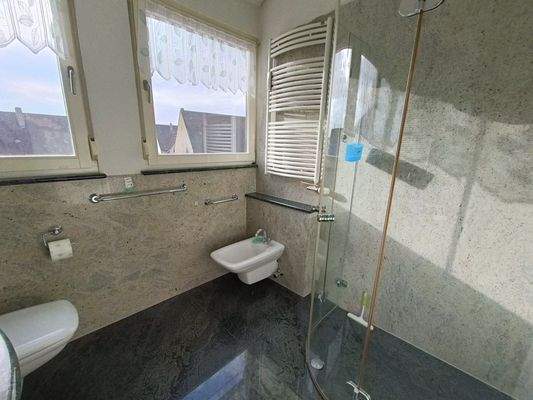Bad mit Dusche