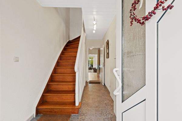 Eingangsbereich und Zugung