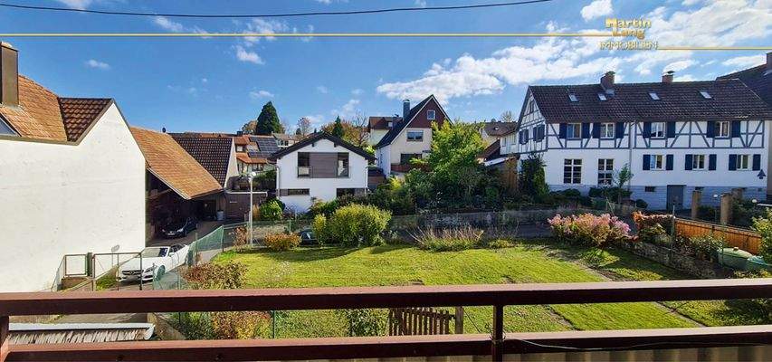 ein großes Grundstück