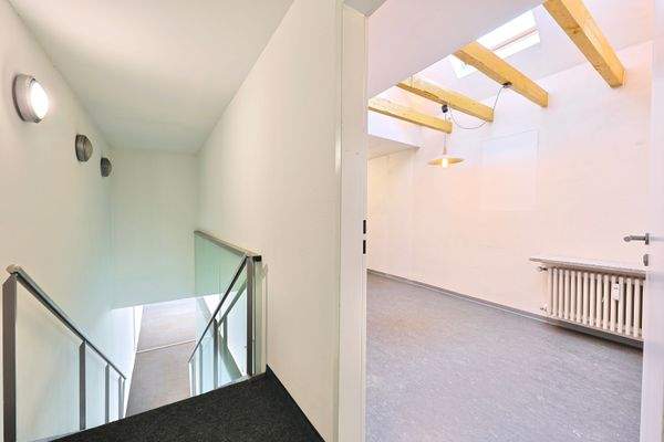 OG - Treppe ins EG / Pausenraum