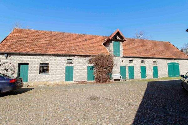 Stallungsgebäude mit Optionen