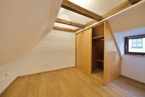 Einbauschrank / kleines Haus