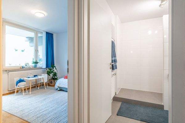 Kinderzimmer & Badezimmer