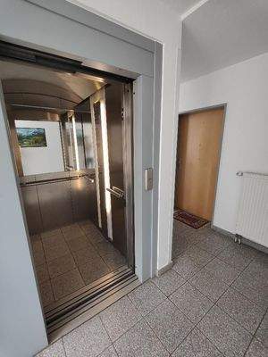 Flur_Aufzug_EG