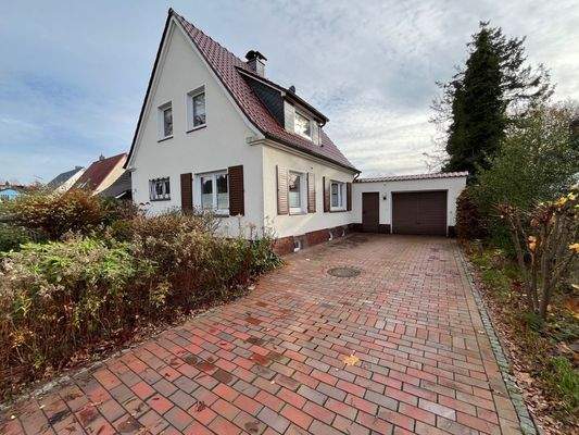 Hausansicht Einfahrt (4)