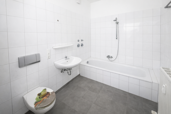 Badezimmer mit Badewanne