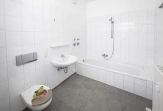 Badezimmer mit Badewanne