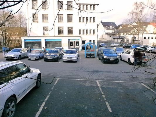 Grosser Parkplatz