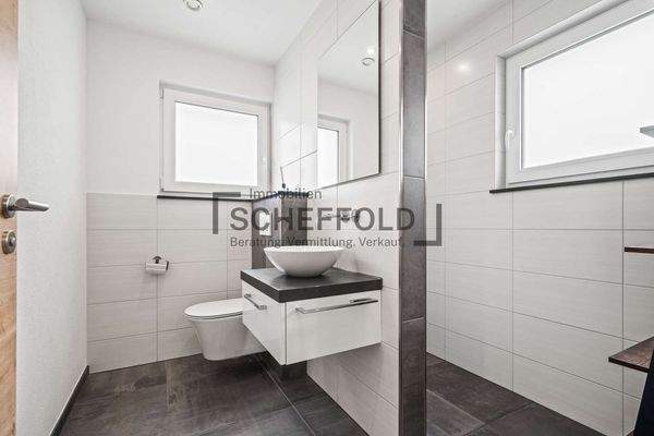 Gäste-Badezimmer EG