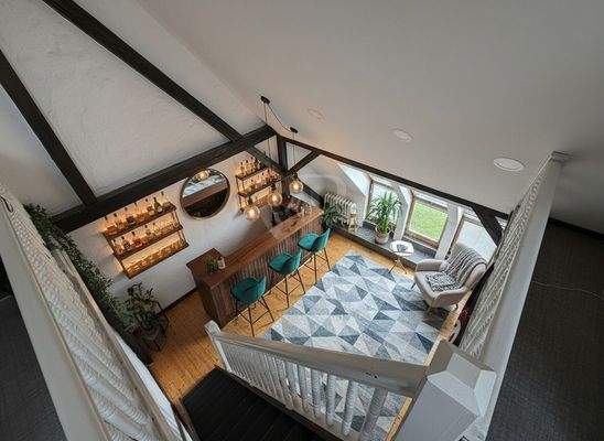 Blick von der Galerie  (KI-generierte Einrichtung)