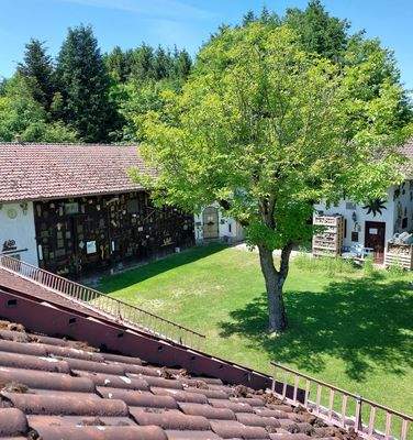 LeBa Blick in den Innenhof.jpg