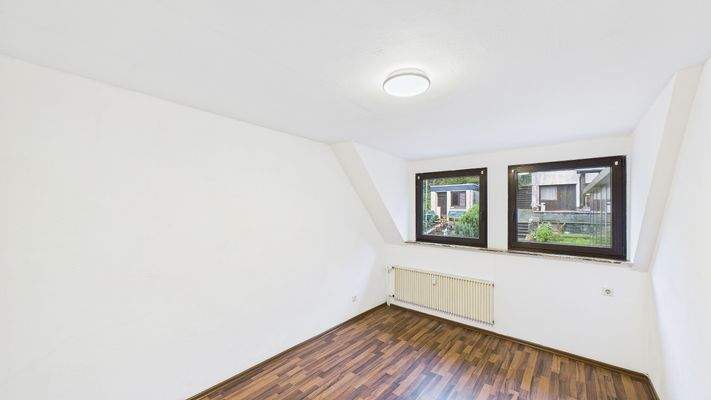 CAM03143G0-PR0197-STILL021