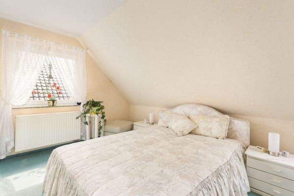 DHH links: Schlafzimmer I