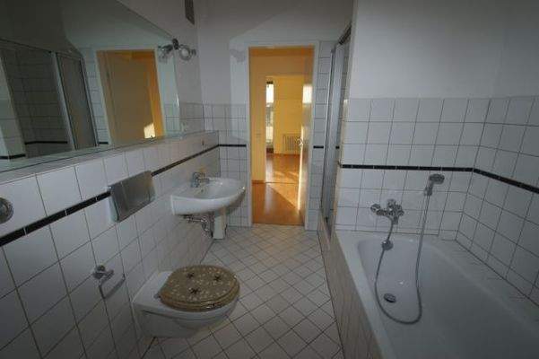 Bad, Wanne, Dusche, WC