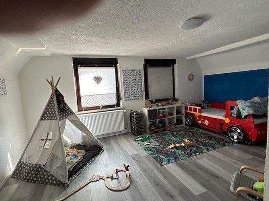 Kinderzimmer im DG